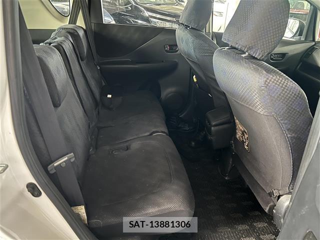 Toyota RACTIS 2005 8862979-8
