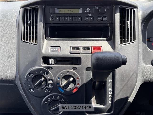 Toyota TOWNACE VAN 2017 8688050-13