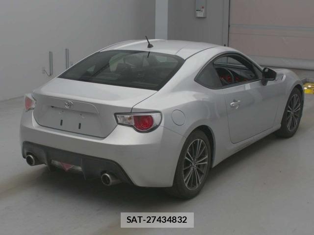 Toyota 86 2014 8890614-1