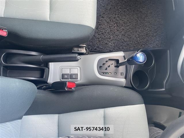 Toyota AQUA 2013 8705763-11