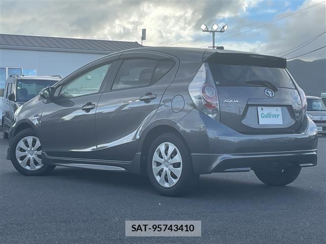 Toyota AQUA 2013 8705763-13