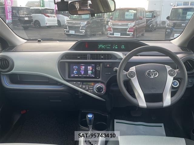 Toyota AQUA 2013 8705763-14