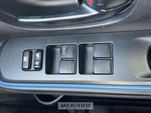 Toyota AQUA 2013 8705763-2
