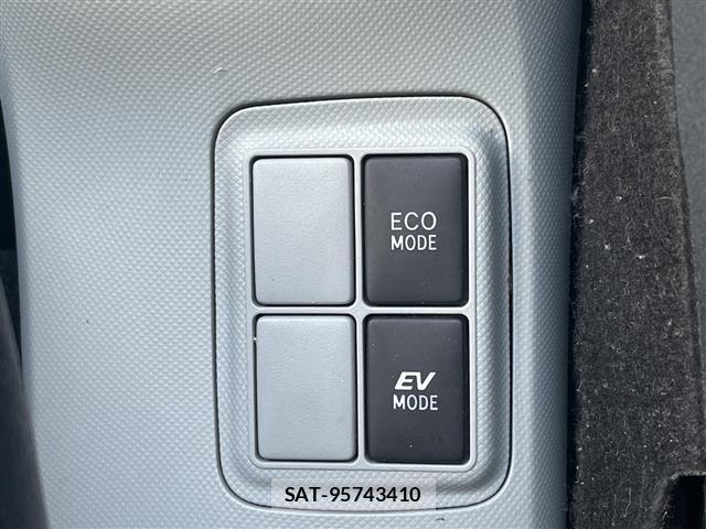 Toyota AQUA 2013 8705763-20