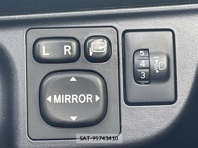 Toyota AQUA 2013 8705763-3