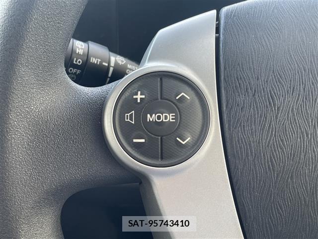 Toyota AQUA 2013 8705763-8