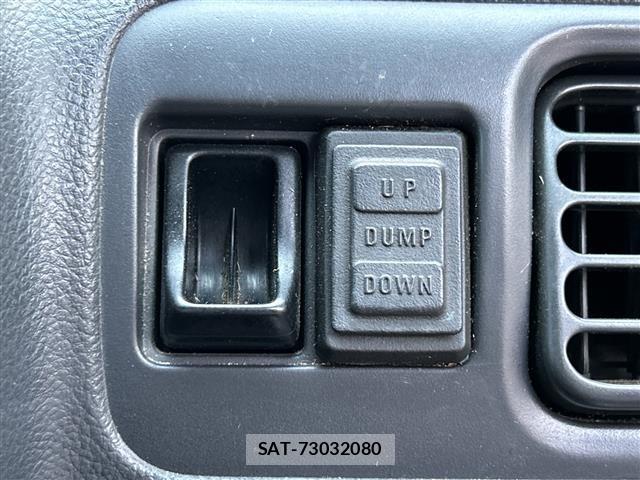 Suzuki CARRY TRUCK 2002 8933729-12
