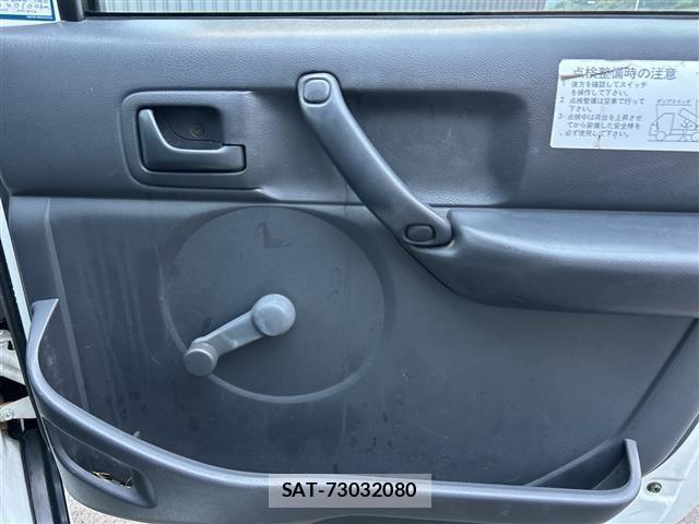 Suzuki CARRY TRUCK 2002 8933729-13