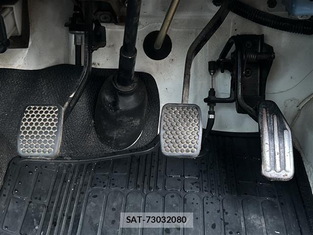 Suzuki CARRY TRUCK 2002 8933729-14