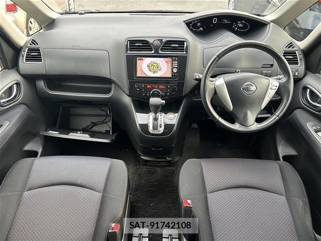Nissan SERENA 2013 8927598-2