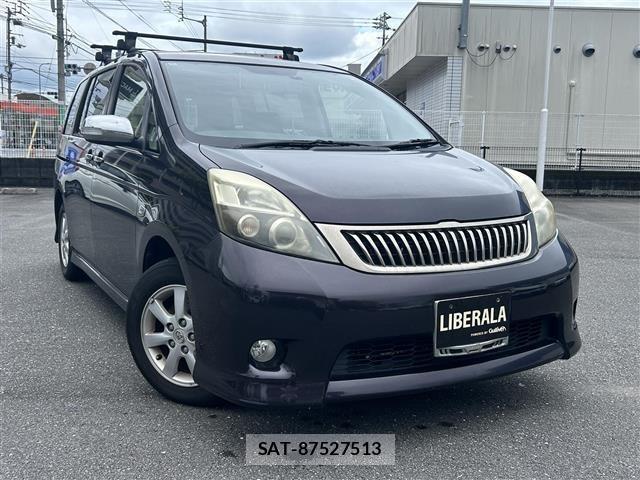 Toyota ISIS 2012 8947886-0