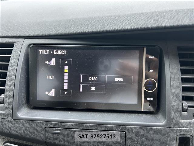 Toyota ISIS 2012 8947886-6