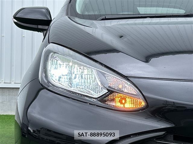 Toyota AQUA 2023 8948730-12