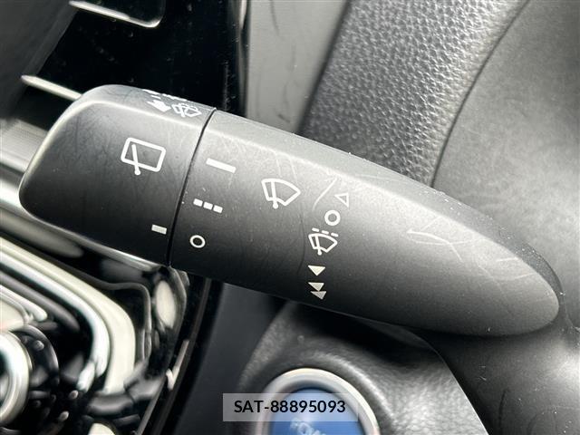 Toyota AQUA 2023 8948730-19