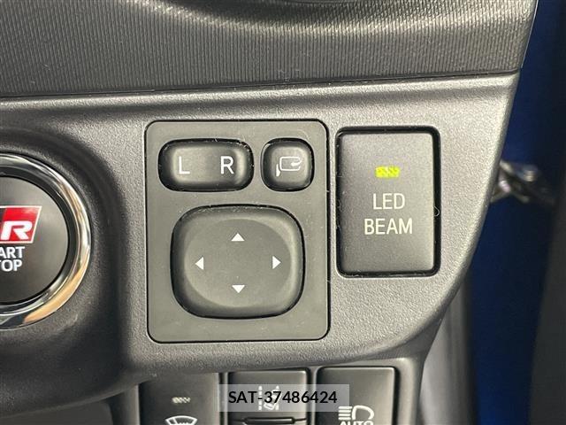 Toyota AQUA 2018 8705771-11