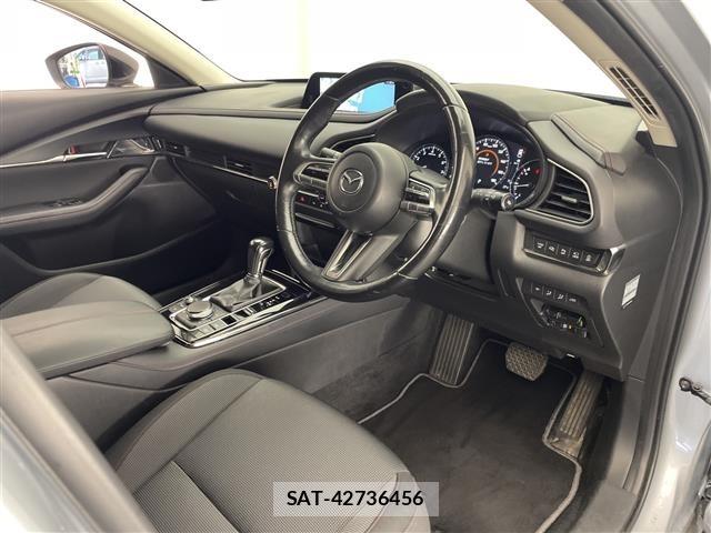 Mazda CX-30 2022 8930638-20