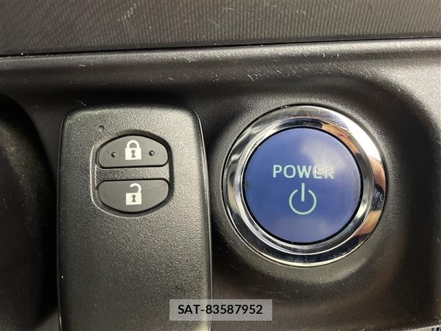 Toyota AQUA 2017 8705772-1