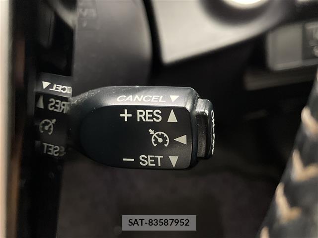 Toyota AQUA 2017 8705772-13