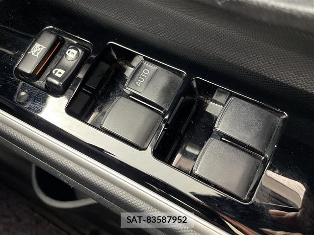 Toyota AQUA 2017 8705772-21