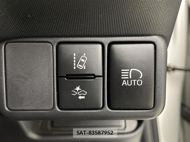 Toyota AQUA 2017 8705772-30