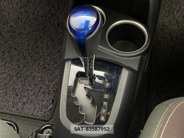 Toyota AQUA 2017 8705772-33