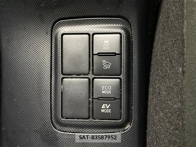 Toyota AQUA 2017 8705772-34