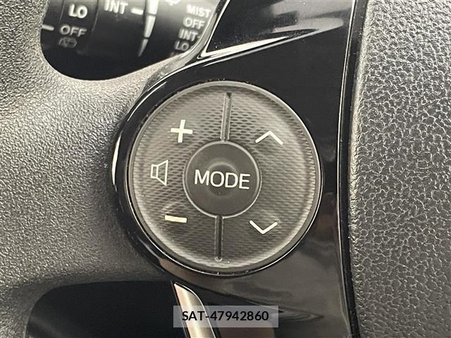 Toyota AQUA 2017 8705773-1