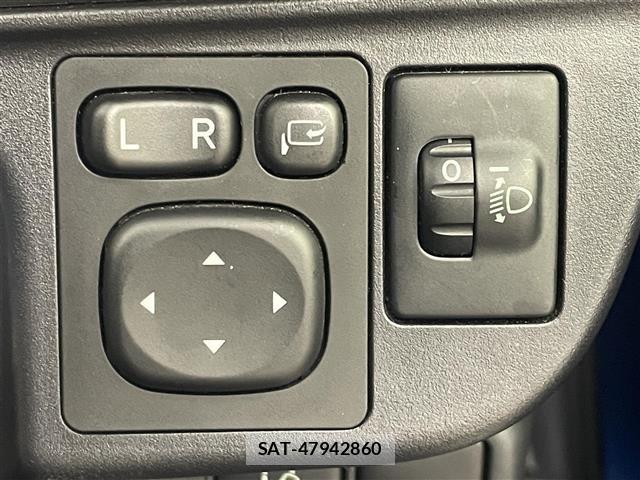 Toyota AQUA 2017 8705773-11