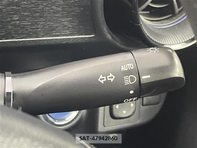 Toyota AQUA 2017 8705773-7