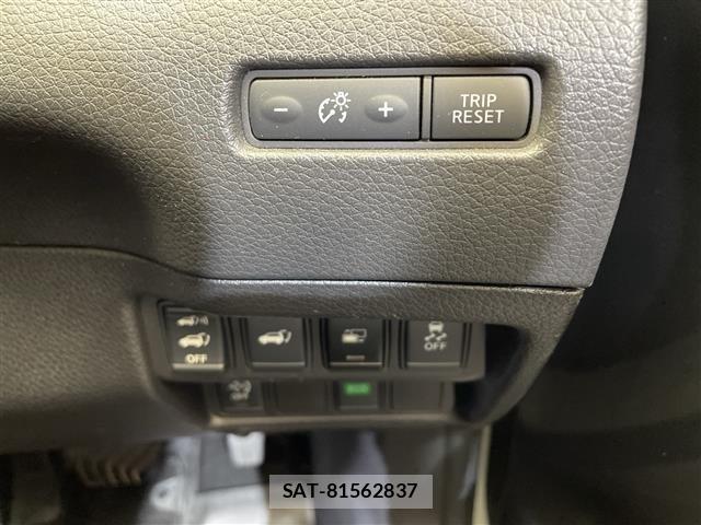 Nissan X-TRAIL 2016 8929719-7