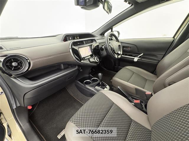 Toyota AQUA 2019 8705777-6