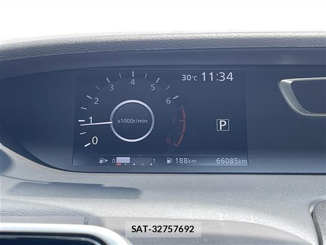 Nissan SERENA 2017 8927672-4