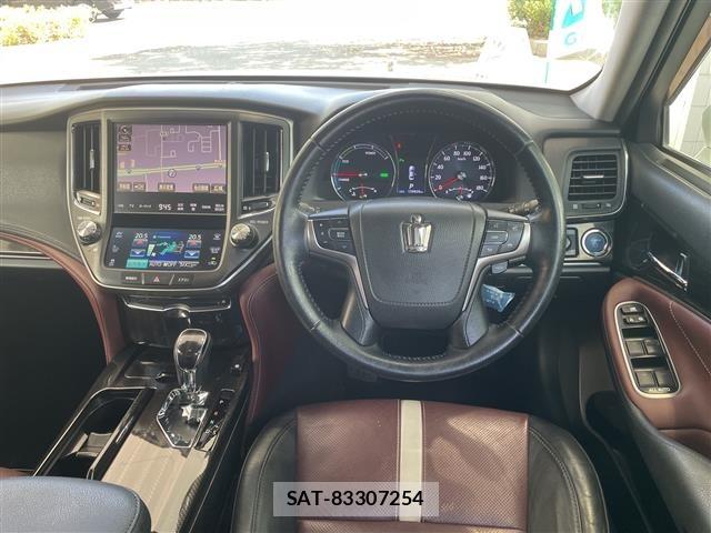 Toyota CROWN 2015 8680574-9
