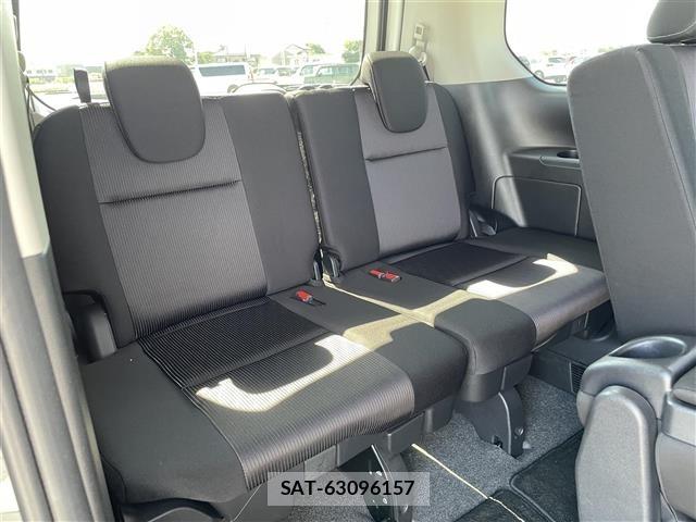 Nissan SERENA 2018 8927709-24