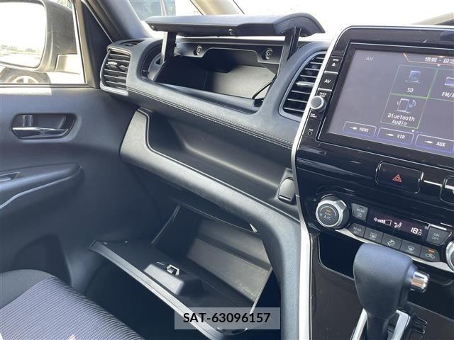 Nissan SERENA 2018 8927709-9
