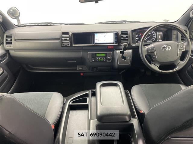 Toyota HIACE VAN 2022 8870298-14