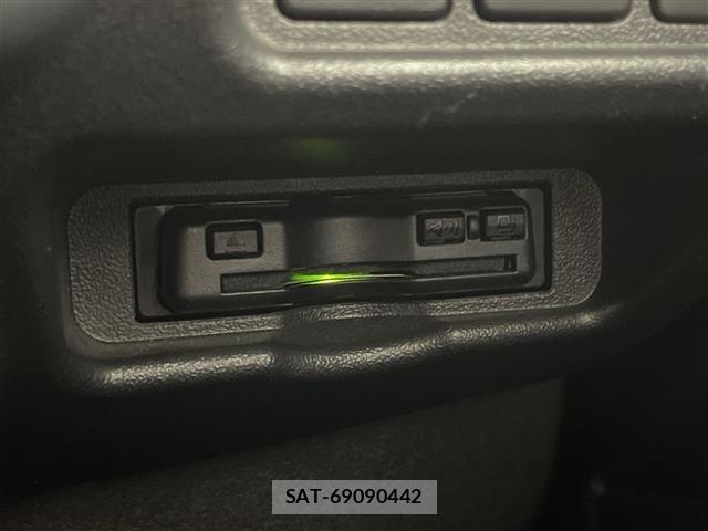 Toyota HIACE VAN 2022 8870298-21