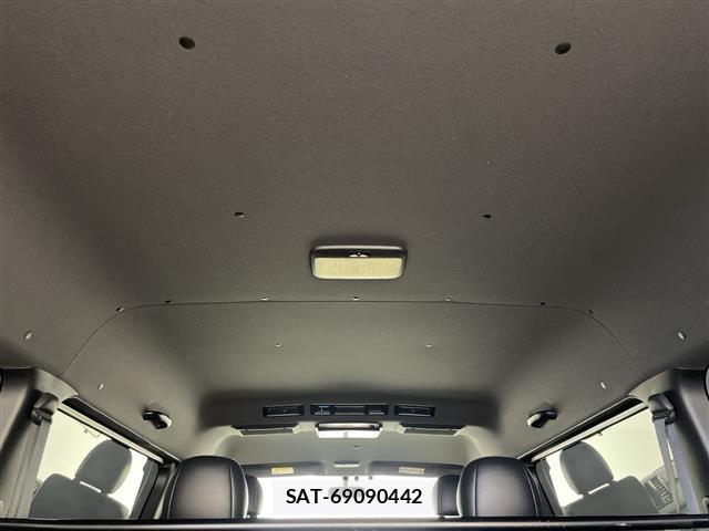 Toyota HIACE VAN 2022 8870298-9