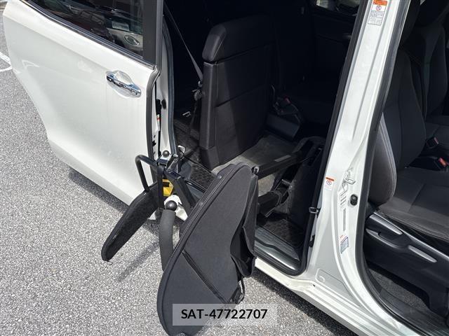 Toyota ESQUIRE 2016 8908865-1