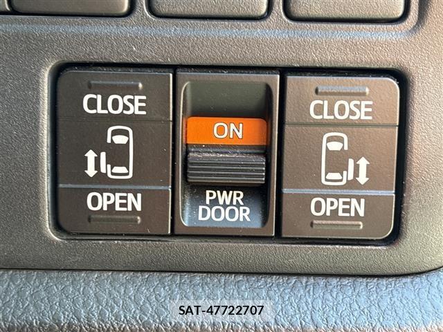 Toyota ESQUIRE 2016 8908865-21