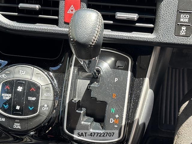 Toyota ESQUIRE 2016 8908865-4