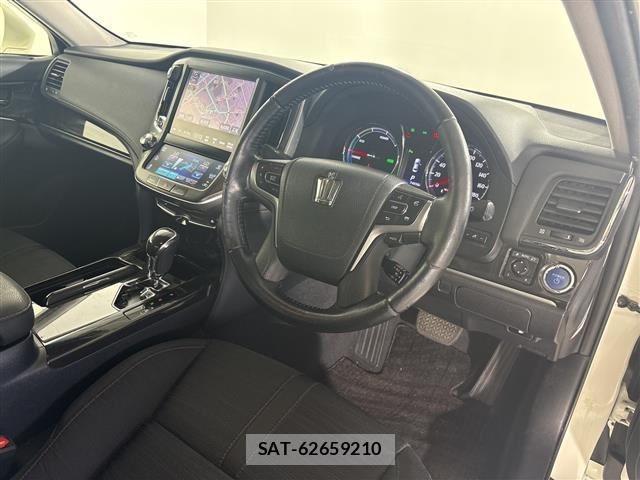 Toyota CROWN 2013 8680576-6