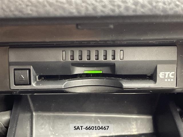 Toyota CAMRY 2017 8885474-19