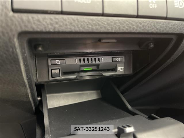 Toyota CAMRY 2023 8885494-18