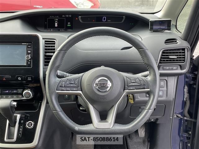 Nissan SERENA 2017 8927738-14