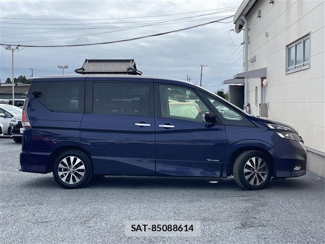 Nissan SERENA 2017 8927738-6
