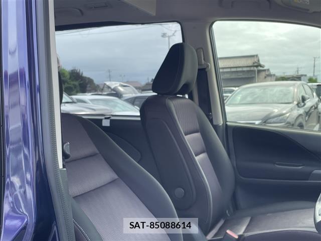 Nissan SERENA 2017 8927738-7
