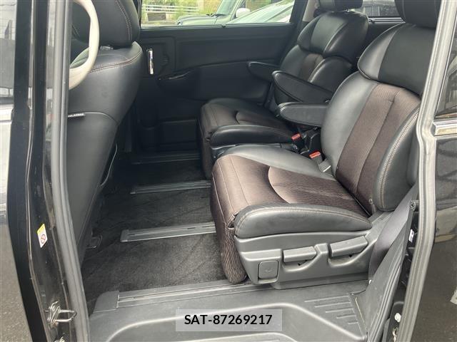 Nissan ELGRAND 2017 8689728-1