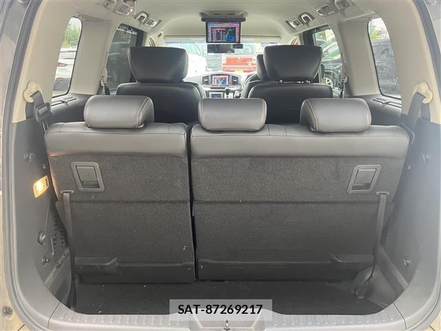 Nissan ELGRAND 2017 8689728-7