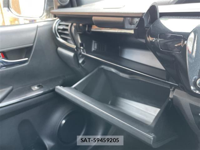 Toyota HILUX 2022 8682902-11